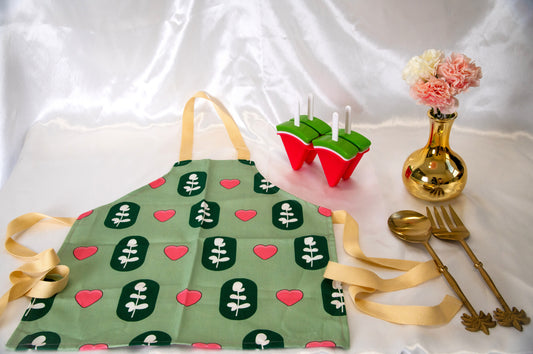 HEARTHLOOM Mini & Me Apron Duo